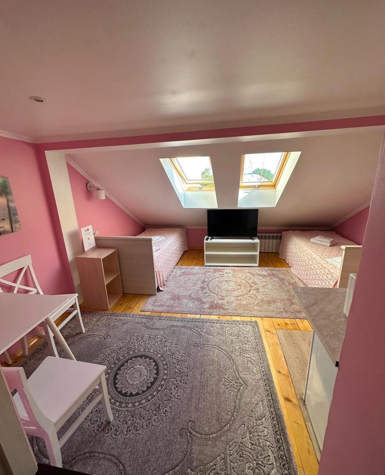 Аpartment For Lady Apartment Chernivtsi Bagian luar foto